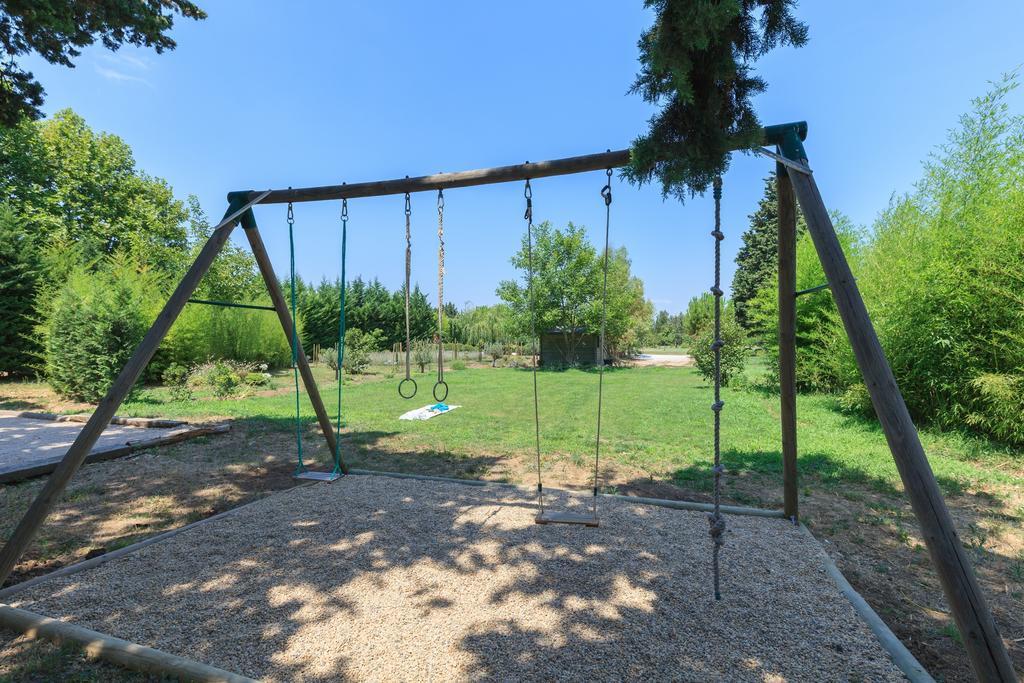 La Louviere Des Bruyeres Bed & Breakfast Robion en Luberon Exterior photo